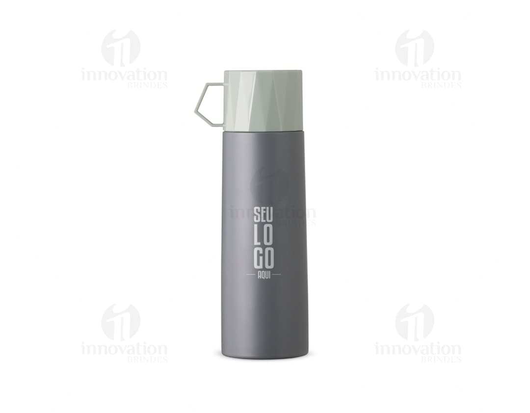 Garrafa térmica de 500ml em aço inoxidável, na cor preta, com design elegante e metálico. Ideal para manter a temperatura de bebidas quentes ou frias.