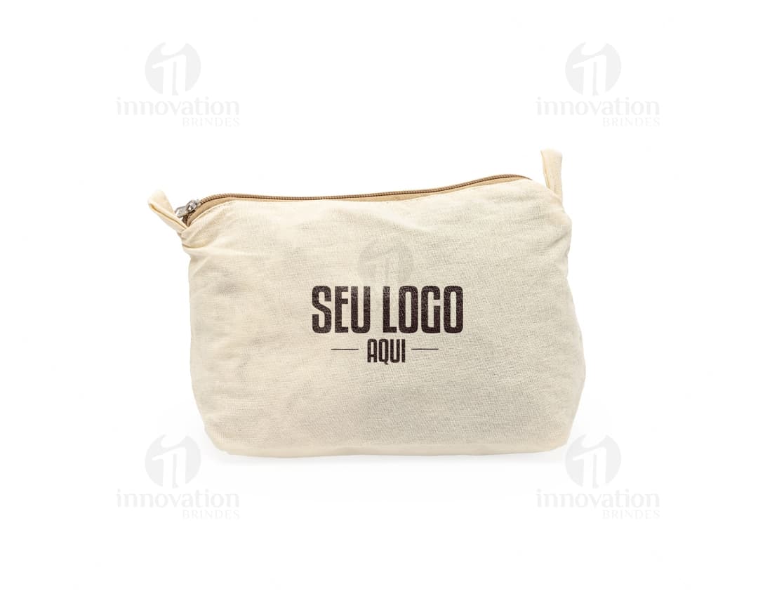 Nécessaire em Algodão na cor branca, com zíper dourado e detalhes em renda.