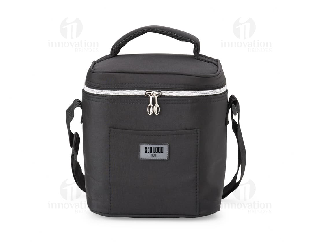 Bolsa Térmica 7 Litros para transporte de alimentos e bebidas, com alça ajustável e fecho em zíper. Disponível na cor azul marinho.