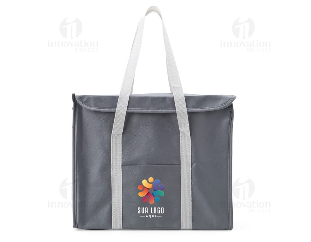 Bolsa Térmica 34 Litros de cor azul, com alça ajustável e fecho em zíper. Ideal para manter alimentos e bebidas refrigerados por longos períodos.