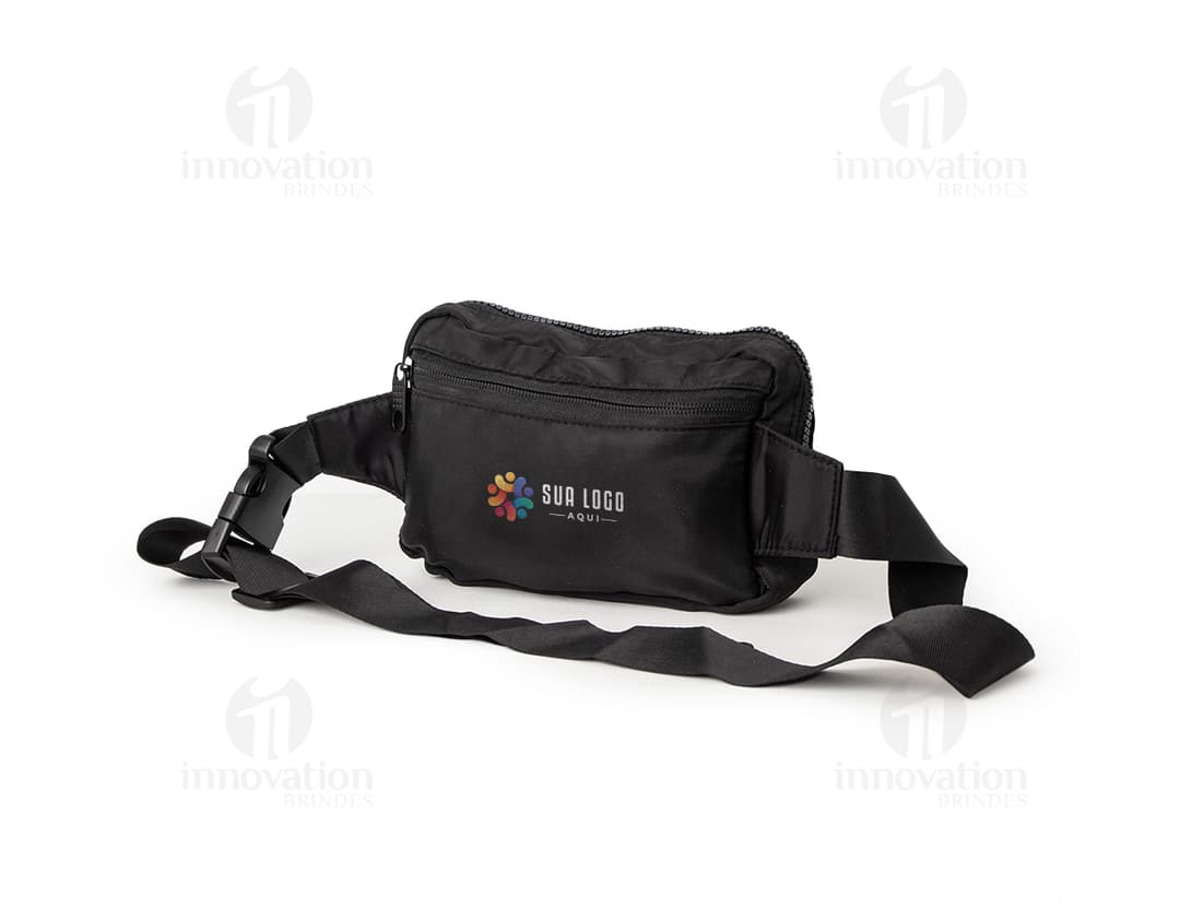 Pochete de Nylon Impermeável preta, moderna e elegante, ideal para viagens ou uso casual. Possui alça ajustável, zíper, bolso e fecho com elegância e praticidade. O acessório esportivo é resistente à água e ideal para o armazenamento seguro de pertences pessoais.