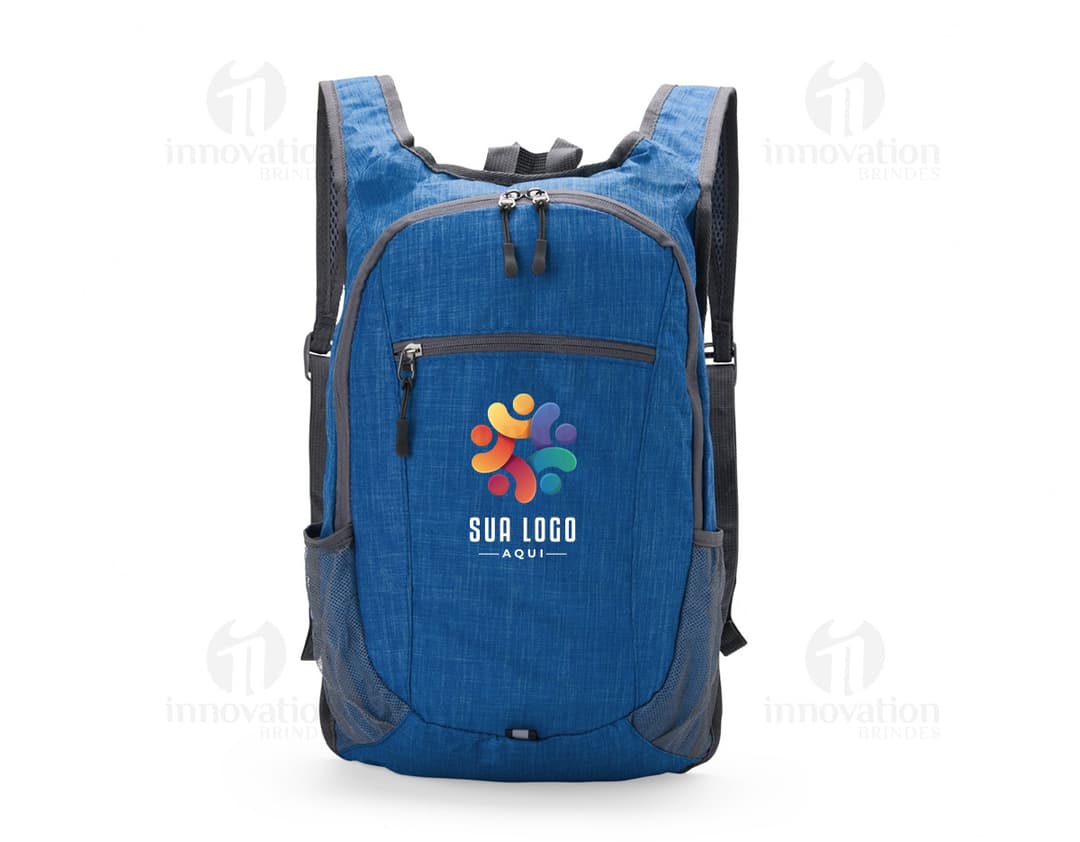 Mochila Oxford Dobrável 16 Litros em cor preta, feita de material resistente e leve, com capacidade para armazenar até 16 litros de objetos. Ideal para viagens ou uso diário.