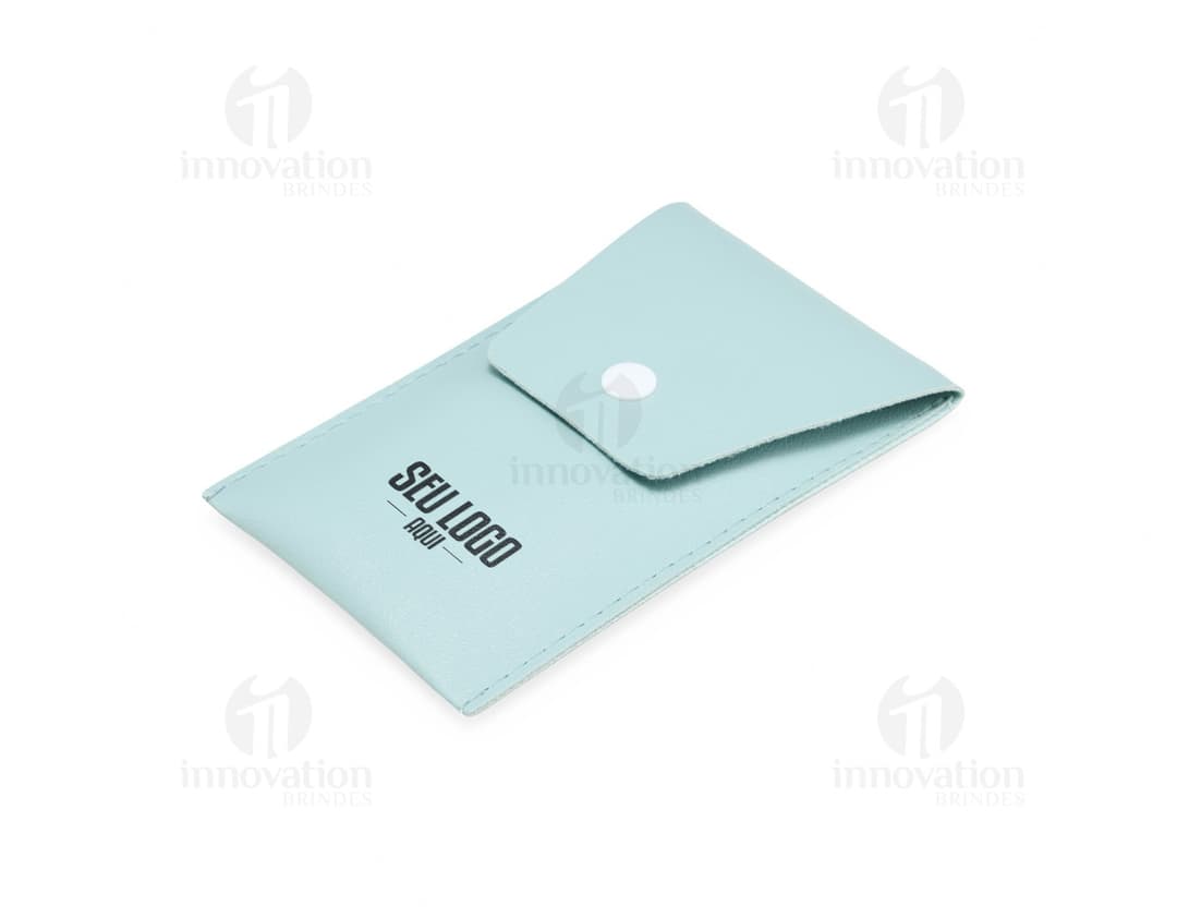 Kit Pincel 8 peças em diversos tamanhos e cores em fundo branco.