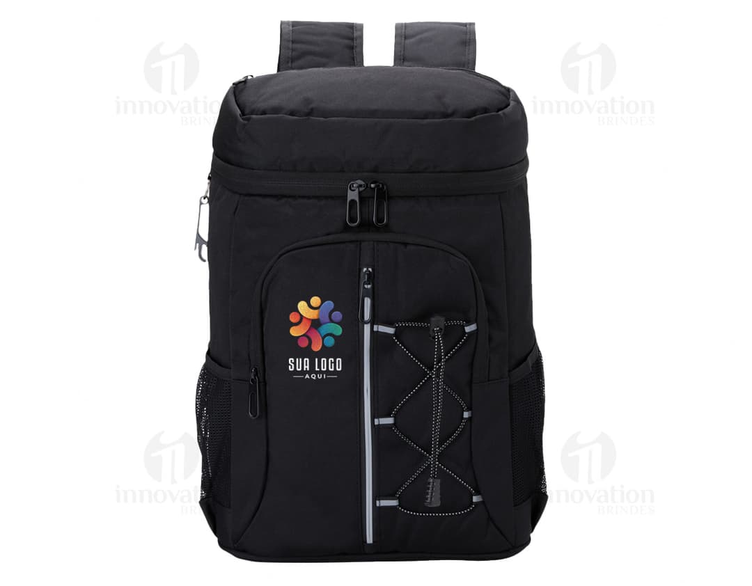 Bolsa Térmica de 32 Litros em material resistente, ideal para viagens e transporte de objetos. Design moderno em metal e couro, com alças para facilitar o transporte. Excelente opção para manter a temperatura de bebidas e alimentos durante o trajeto.
