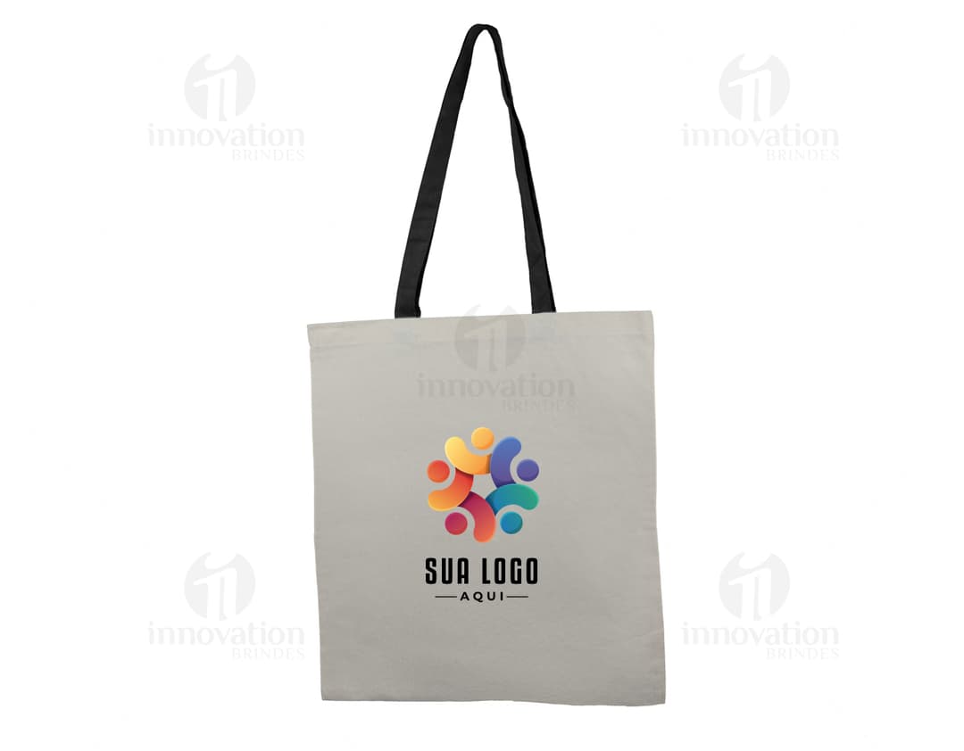 Bolsa de algodão na cor azul com alças curtas e detalhes em costura branca.