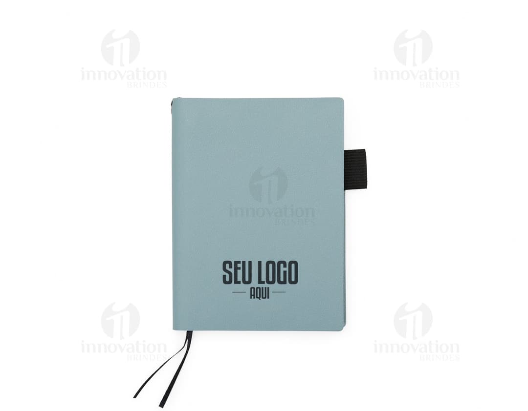 Caderneta de couro sintético A6 em folha em branco, ideal para anotações no escritório. O design moderno inclui espaço para lembretes, cartões, e documentos. Organizador prático com capa preta e interior amarelo. Perfeito para armazenar informações e lembrar compromissos.