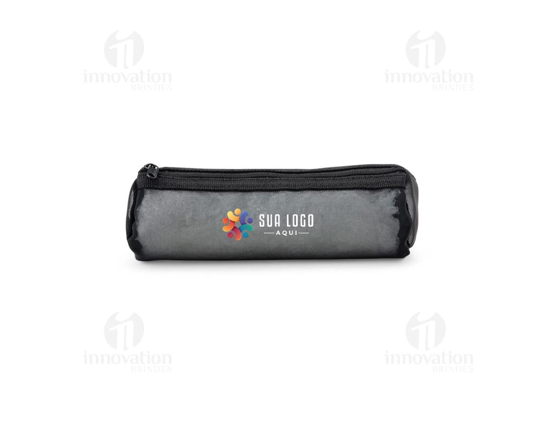 Estojo de Nylon preto com zíper e alça de mão, ideal para guardar e transportar itens diversos.