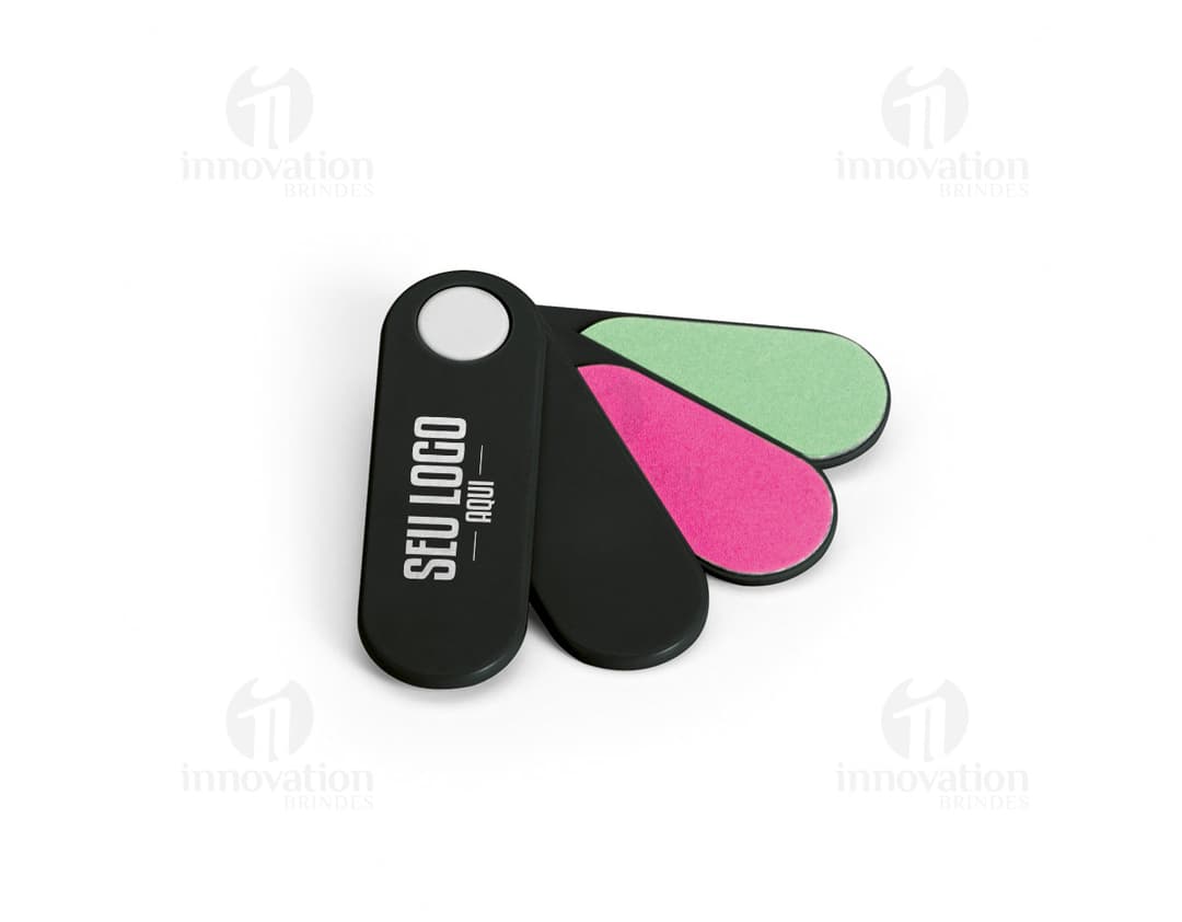 Kit de 4 lixas para personalização e corte de charutos e acessórios de fumante. Feitas de metal de alta qualidade, essas lixas são perfeitas para cortar com precisão e estilo. Acompanha também um cortador e um pegador de charutos, além de um palito de limpeza. Ideal para quem aprecia um bom charuto em qualquer lugar.