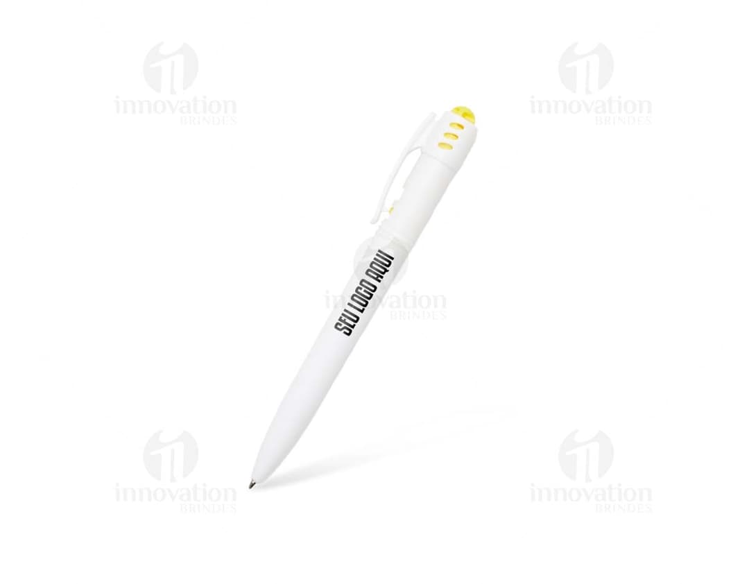 Caneta plástica preta e prateada utilizada como instrumento de escrita, com ponta afiada e design simples.