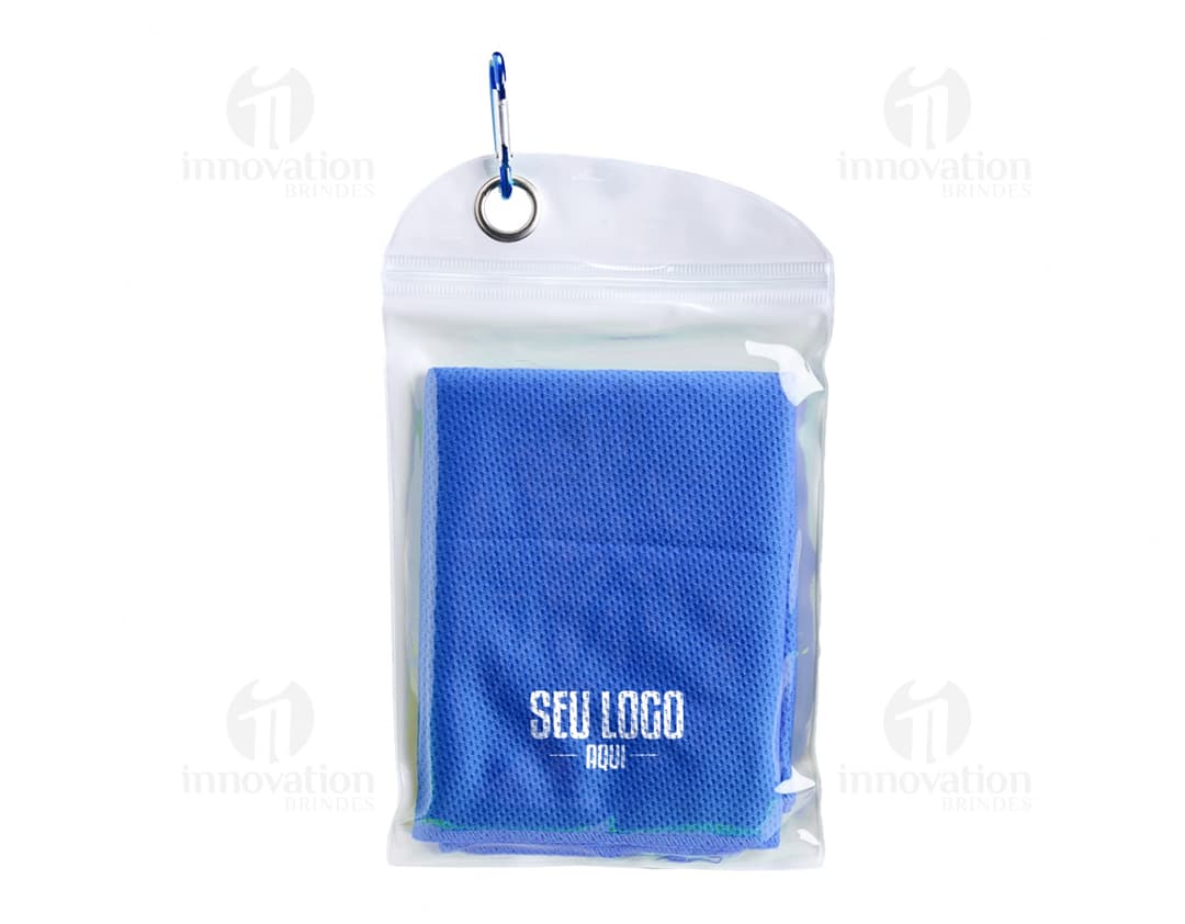 Toalha ElastFit em cor branca, com elástico nas extremidades para melhor fixação.