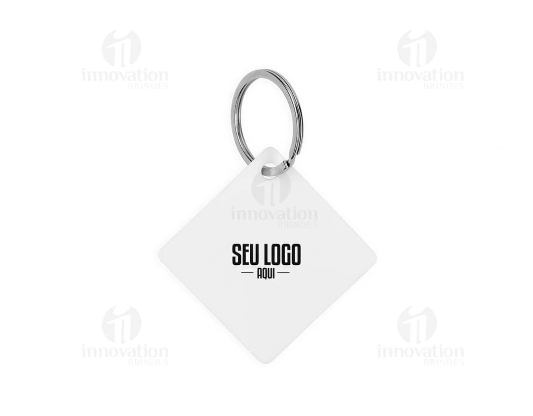 Chaveiro Acrílico Quadrado em fundo branco.
