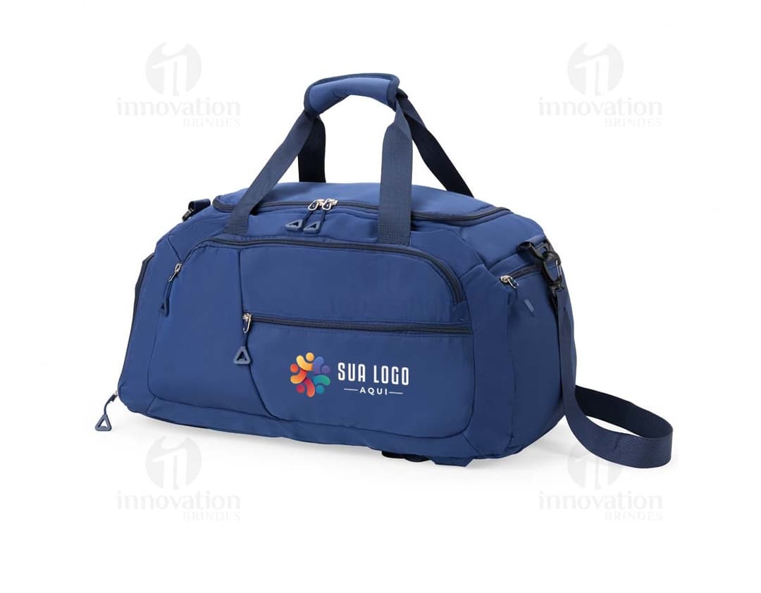 Bolsa Esportiva Oxford 28 Litros na cor preta, com alças ajustáveis, feita em material resistente e com zíperes reforçados.