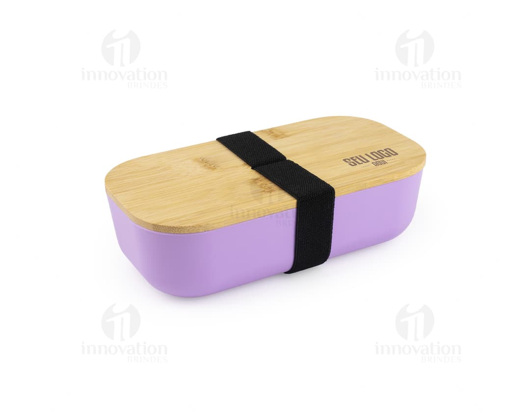 Lancheira plástica de 700ml em cor azul, com tampa transparente e fecho.