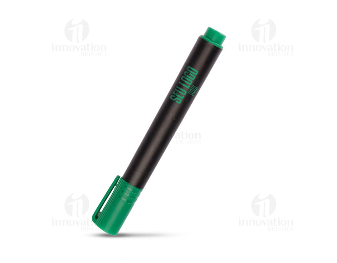 Caneta marcadora preta sobre fundo branco.