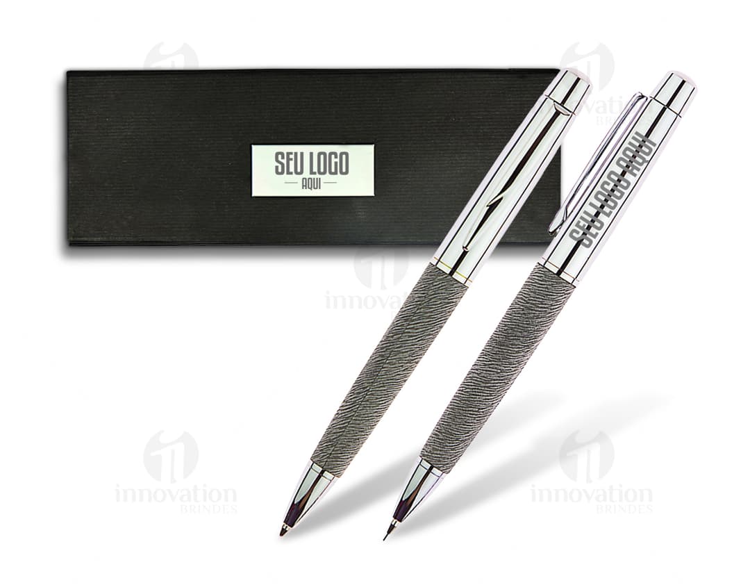 Kit caneta e lapiseira 08, perfeito para escrita e desenho no escritório, escola ou trabalho. Este conjunto de instrumentos de escrita possui uma composição de alta qualidade, ideal para estudantes e profissionais. Aproveite a praticidade dessa estação de trabalho portátil e mantenha-se sempre bem equipado.