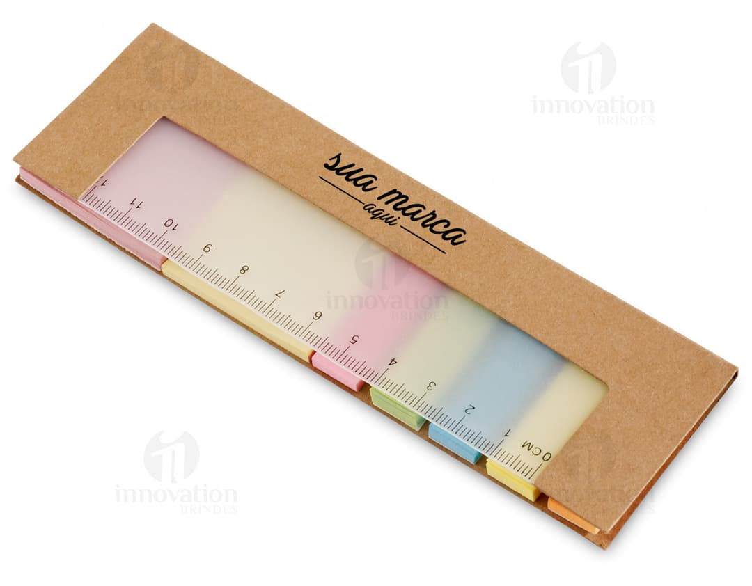 Régua com post-it para escritório, escola e trabalho. Feita em madeira, essa ferramenta de design e melhoria oferece praticidade e organização. Ideal para medir e anotar, mantendo tudo em ordem. Aproveite para deixar suas tarefas mais eficientes!